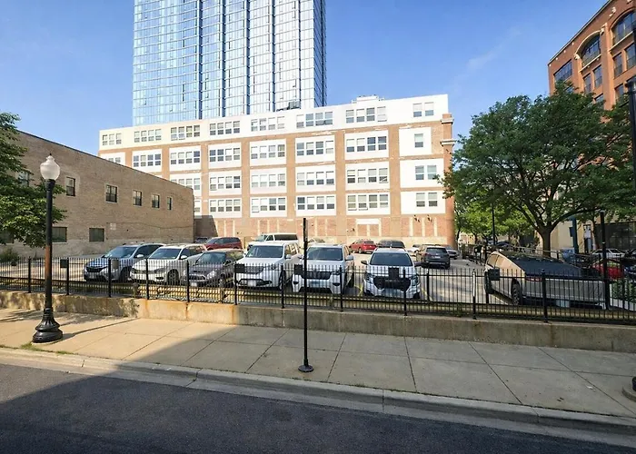 Mccormick Place 3br Luxury Penthouse Duplex With Personal Rooftop And Optional Parking For 8 Guests In South Loop Appartamento Chicago