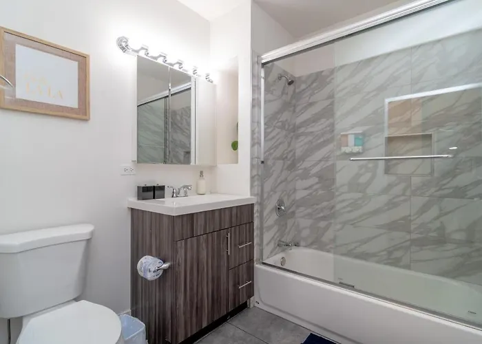 Mccormick Place 3br Luxury Penthouse Duplex With Personal Rooftop And Optional Parking For 8 Guests In South Loop *