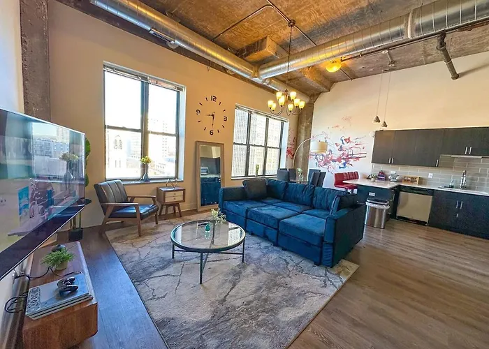 Mccormick Place 3br Luxury Penthouse Duplex With Personal Rooftop And Optional Parking For 8 Guests In South Loop Appartamento
